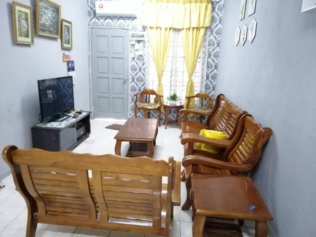 Homestay Perpaduan, Taman Bercham Raya Ulu Kinta Ipoh Perak Kampong Batu Lapan  Bagian luar foto